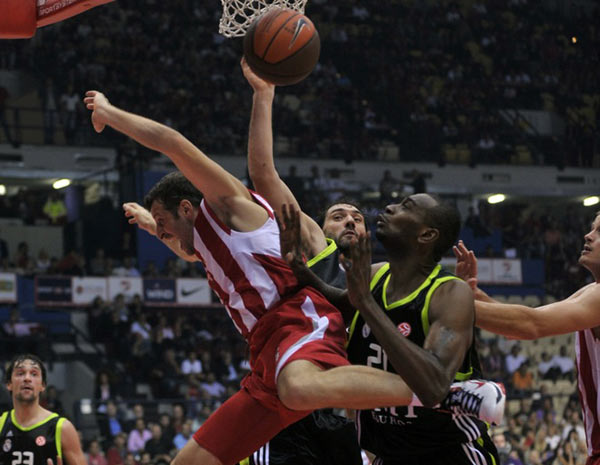 图片报：基米希在加练角球，本赛季他利用角球已送出四次助攻（图片报：基米希加强角球训练，本赛季角球助攻已达4次）