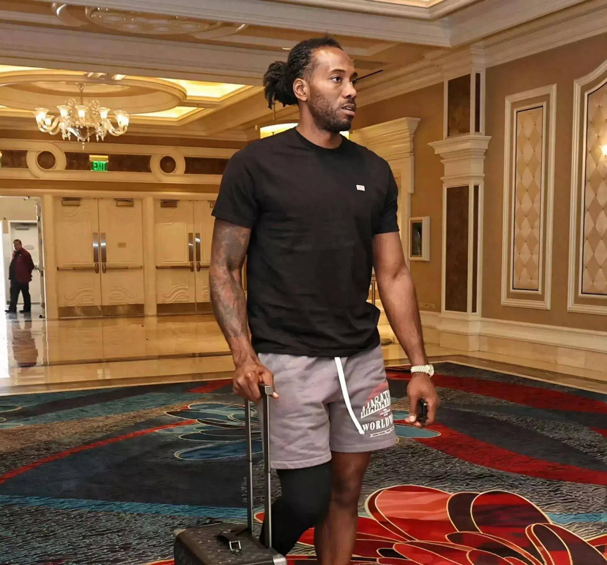 普拉蒂尼等尤文传奇与一线队见面，并参观海瑟尔惨案纪念碑（普拉蒂尼领衔尤文名宿与一线队会面，赴海瑟尔惨案纪念碑缅怀）