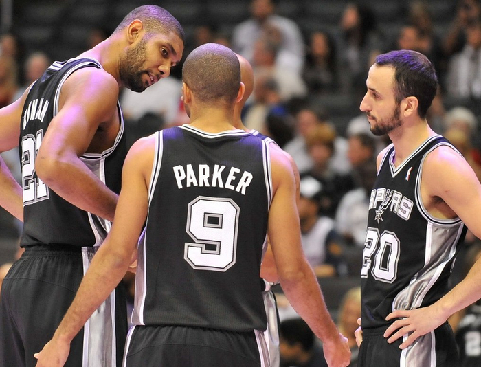 冰火两重天！追梦&库里半场皆6中5，巴特勒5中0（冷热分明！库里与追梦半场6投5中，巴特勒5投0中）