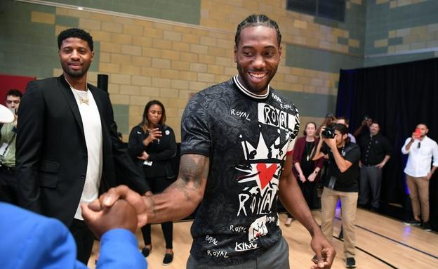 尼日利亚非洲杯大名单：奥斯梅恩领衔，卢克曼、伊沃比在列（尼日利亚非洲杯名单出炉：奥斯梅恩领衔，卢克曼与伊沃比入选）