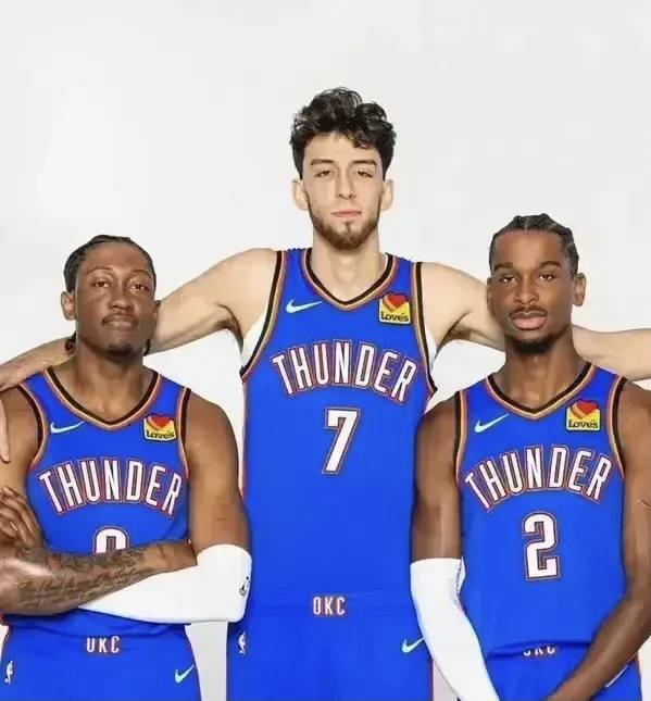 迪卡尼奥：国米球员在场上应务实一些；齐沃布阵时要打破常规（迪卡尼奥：国米需更务实；齐沃排兵布阵应敢于求变）