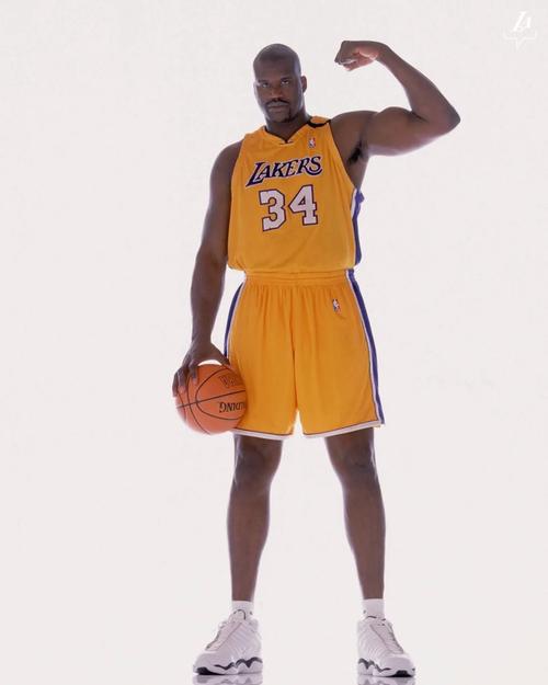 美记：卡梅伦·约翰逊将接受核磁共振检查，确定右膝扭伤程度（美媒：卡梅伦·约翰逊将进行核磁共振检查，评估右膝扭伤程度）