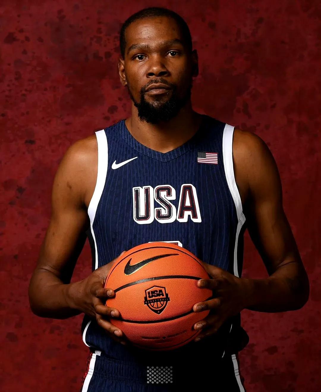 意媒：米兰希望魔笛能帮助推动卢宁加盟，皇马估价2500万欧（意媒：米兰盼莫德里奇出面促成卢宁加盟，皇马要价2500万欧）