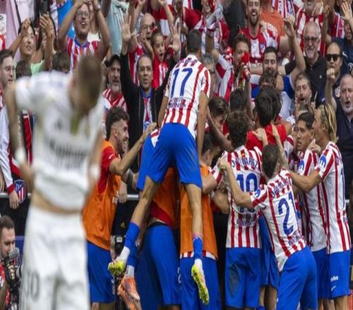 意大利赛车手罗西回忆马拉多纳：我曾单膝跪地亲吻他的左脚（意大利车手罗西忆马拉多纳：曾单膝跪地吻过他的左脚）