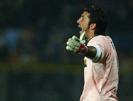 WCBA今日综述：江苏山西迎连胜 广东保持不败金身（WCBA今日战报：江苏、山西连胜延续，广东继续不败）