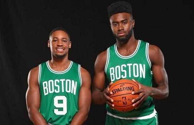 斯基拉：阿森纳正在关注铃木彩艳，有意在下个赛季引进他（斯基拉：阿森纳盯上铃木彩艳，计划在下赛季将其引进）