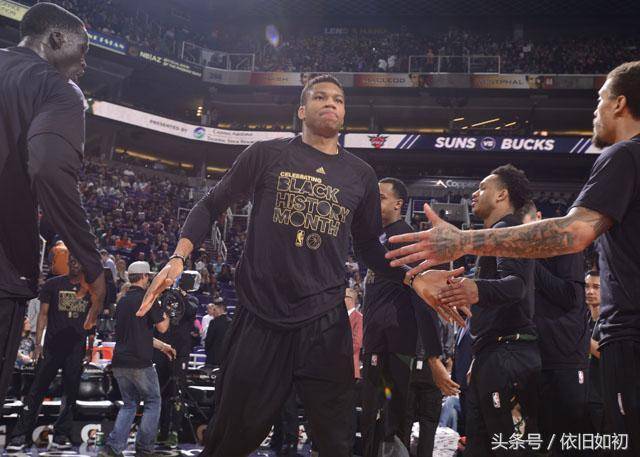 阿斯：诺坎普的主队更衣室还没装修好，巴萨已要求尽快完工（阿斯报：诺坎普主队更衣室仍未完工，巴萨已催促加快进度）