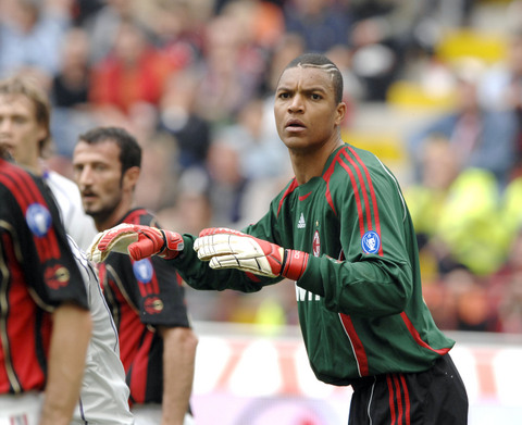 深圳紧咬积分榜前列（深圳紧追积分榜前茅）