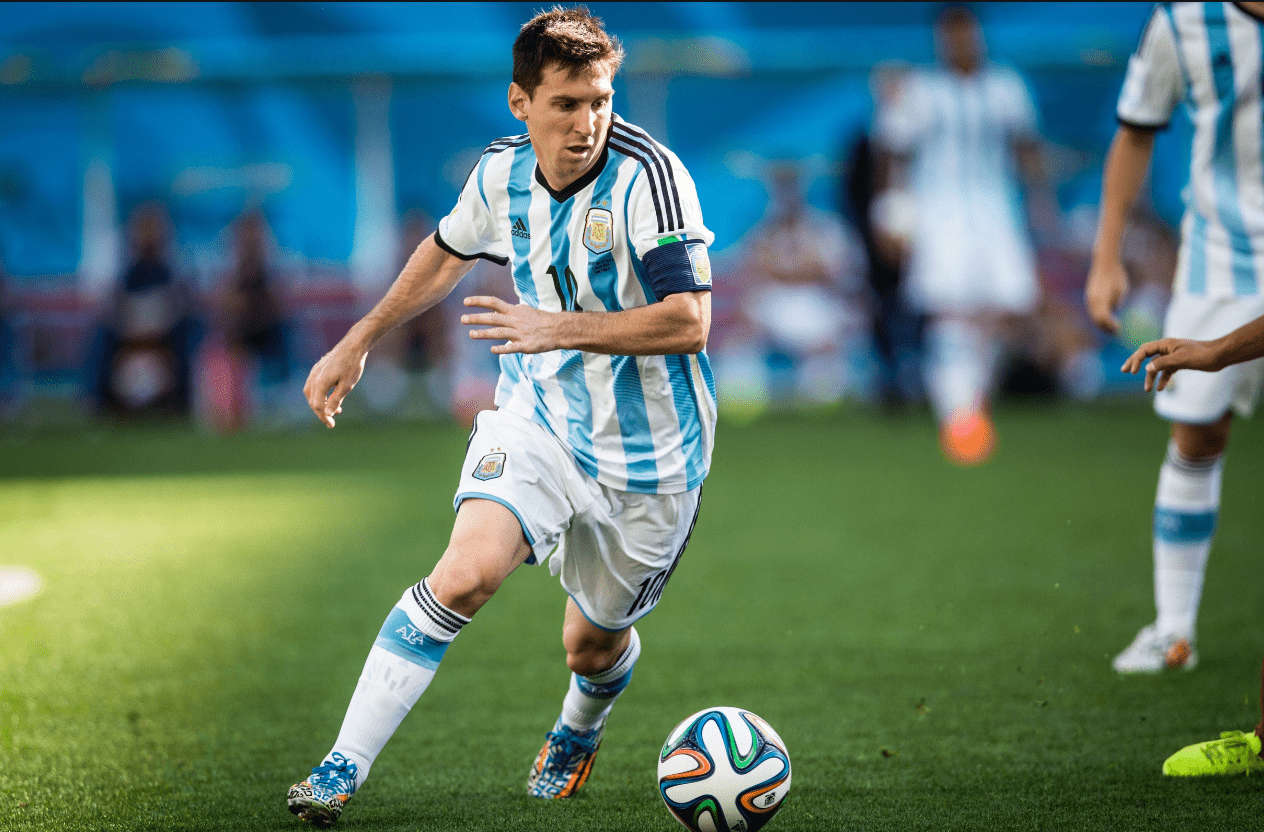 足球曝五大联赛将压缩联赛时间（曝五大联赛拟缩短赛程）