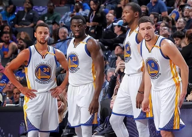 名记：阿森纳想以低于埃泽解约条款的价格签下他，且要先卖人（权威记者：阿森纳拟先卖人，再以低于违约金报价引进埃泽）