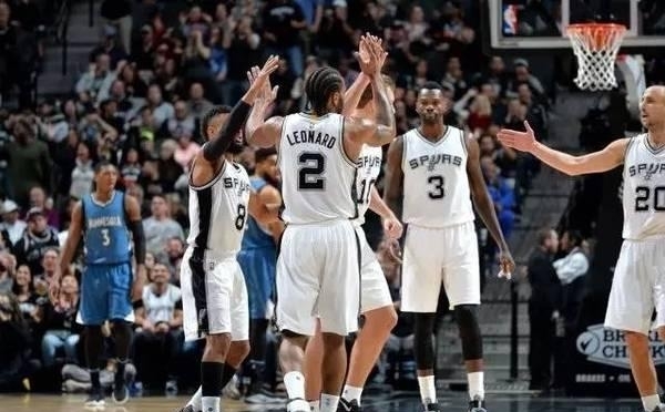 亨德森回忆克洛普执教细节，清晰沟通与极致专注铸就成功（亨德森忆克洛普执教之道：清晰沟通与极致专注铺就成功）