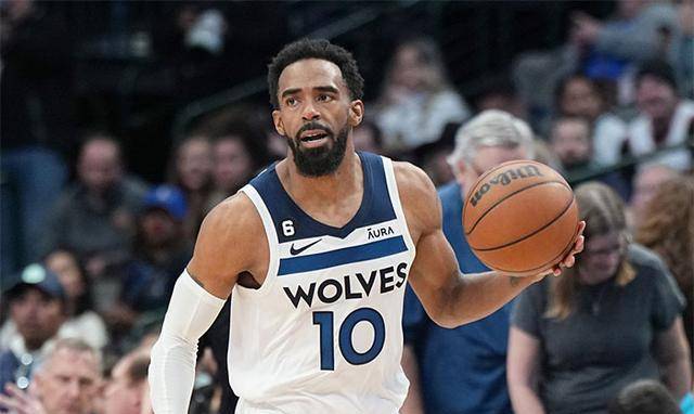 双响助塞内加尔取得非洲杯开门红，雅克松当选全场最佳球员（雅克松梅开二度助塞内加尔非洲杯首战告捷，荣膺全场最佳）