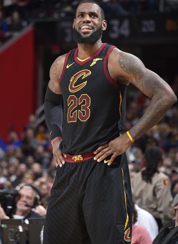 苏超上座人数TOP10：南京奥体占七席，决赛62329人观众创纪录（苏超上座人数前十：南京奥体占七席，决赛62329人创纪录）