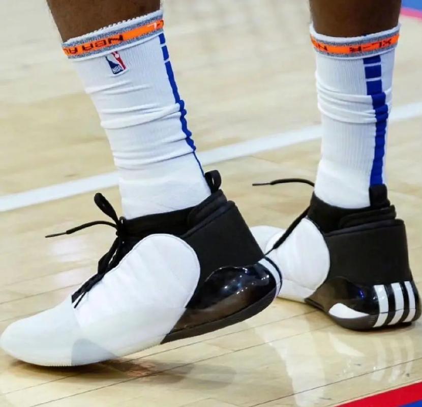 官方：新潟天鹅不再与队长堀米悠斗续约，赛季结束后离队（官宣：新潟天鹅不与队长堀米悠斗续约，赛季末将离队）