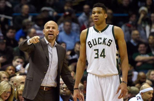 发挥一般般！普尔替补出战15投仅6中得16分2板4助1断（表现平平！普尔替补登场15投6中拿16分2篮板4助攻1抢断）