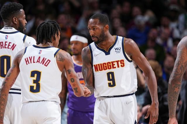 斯基拉：尤文将给伊尔迪兹500-550万年薪，加与欧冠挂钩奖金（斯基拉：尤文拟为伊尔迪兹提供500万至550万年薪，另含与欧冠挂钩的奖金）